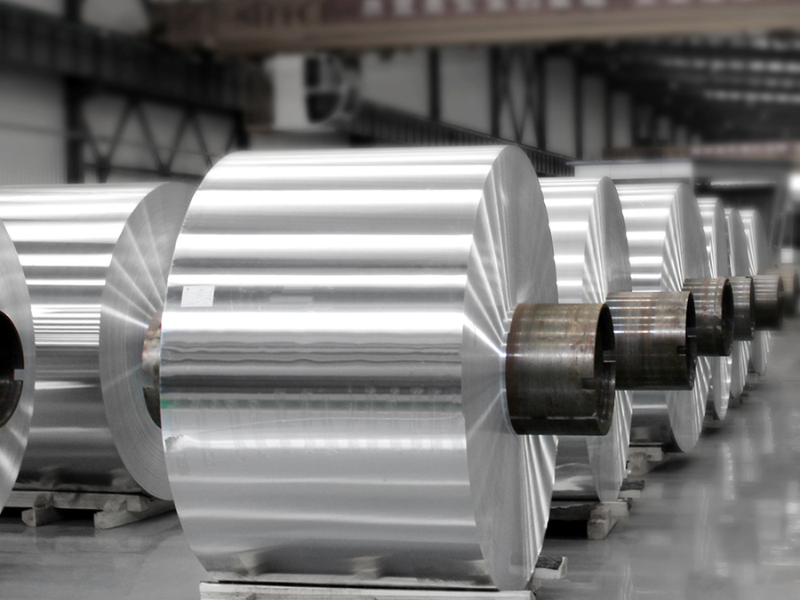 This is an aluminium foil roll picture