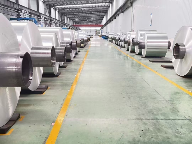This is a finest technology aluminum foil jumbo roll factory picture