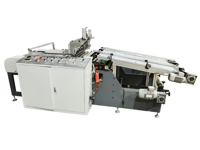 This is an automatic shrink film wrappig machine picture
